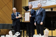 27dcee45-ba29-4b17-b5ae-6597c50ccf6a