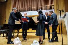 e2fe1538-316d-468c-928a-4ee5523d3660