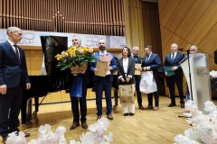 e59b9fc6-b141-4195-b450-0f65451e8e07