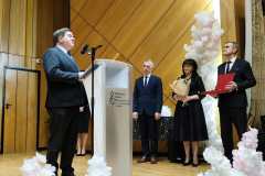 f39a67a9-29d4-4ed3-b409-ead79b05b13e