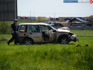 Wypadek w Wiśniewie. Land Rover wypadł z drogi – aktualizacja