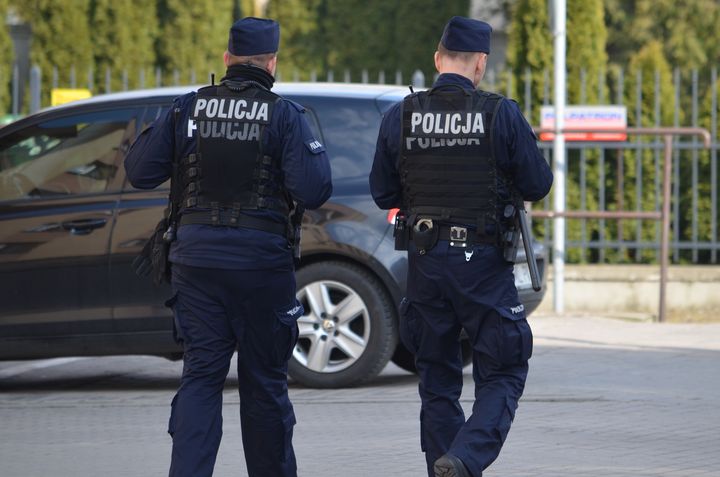 Policja radzi jak zadbać o bezpieczeństwo podczas wizyt na cmentarzach