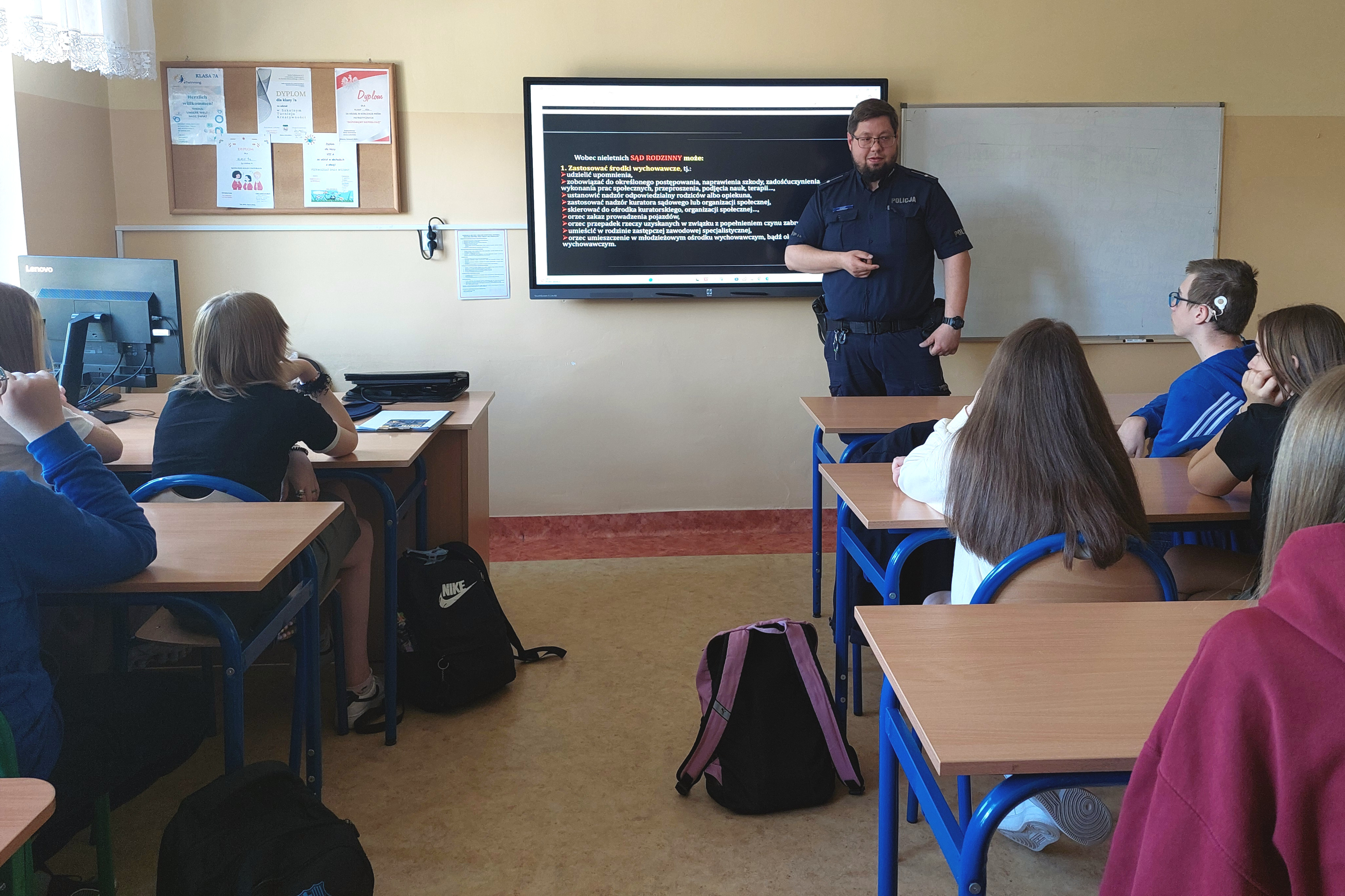 Hulajnogi elektryczne pod lupą Policji – edukacja, profilaktyka i wzmożone kontrole