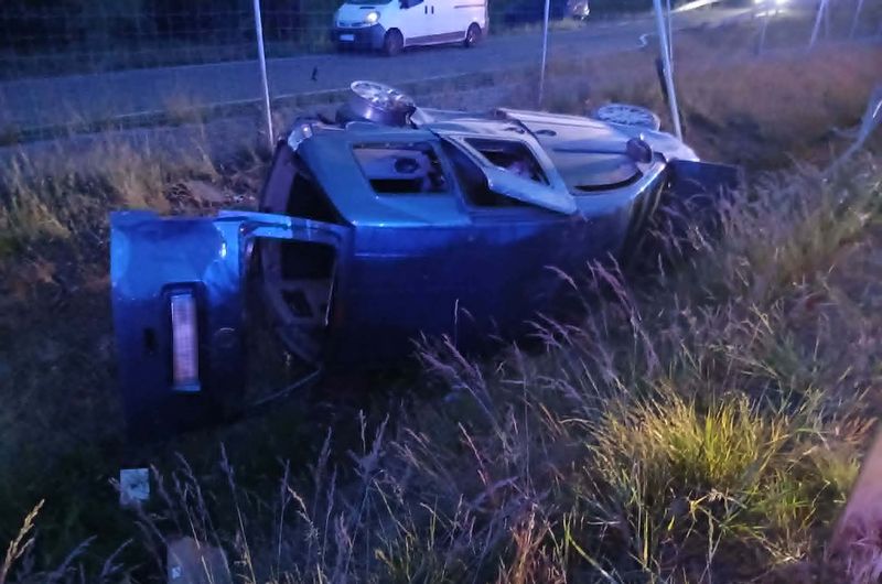 Dalnia. Volkswagen uderzył w barierę na S7