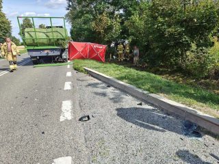 Tragiczny wypadek na DK-60. Nie żyje 28-letni kierowca Tesli