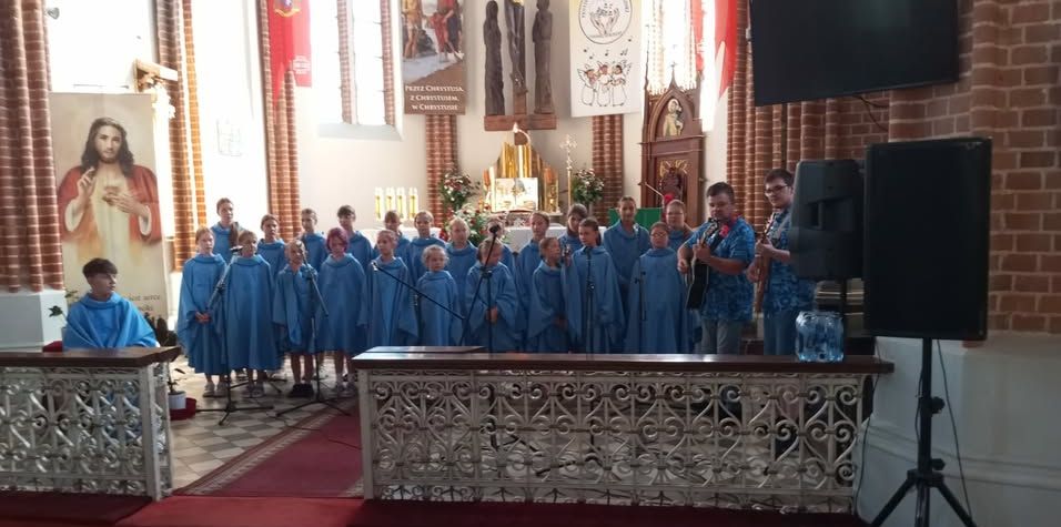Muzyczne święto w Janowcu Kościelnym. Sukces mławskiej scholi