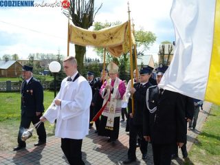 Wprowadzenie relikwii św. Wojciecha w parafii w Stupsku