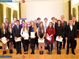 Najzdolniejsi uczniowie szkół ponadgimnazjalnych powiatu mławskiego nagrodzeni