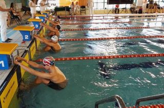 Medalowe żniwo na własnej pływalni. Jedenaście razy złoto