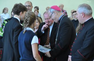 Biskup Libera odwiedził szkoły katolickie