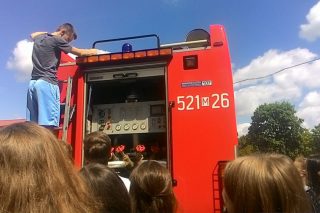 Z myślą o bezpiecznych wakacjach – młodzież Gimnazjum nr 1 w Państwowej Straży Pożarnej w Mławie