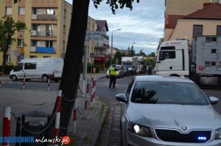 Sparaliżowany ruch na krajowej „siódemce”. Wyciekł olej z ciężarówki