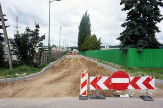 Mława. Trwa budowa nawierzchni na ul. Dźwigowej