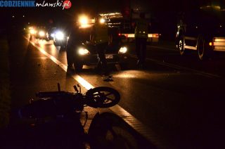 Nietrzeźwy motorowerzysta przejechał na „siódemce” nietrzeźwych pieszych