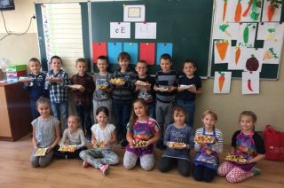 Owocowe przysmaki w Szkole Podstawowej nr 3 w Mławie