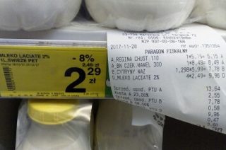 Klient nabity w butelkę