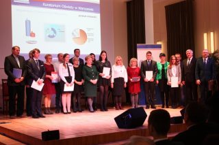 Dziesięcioro uczniów z powiatu mławskiego otrzymało stypendia Prezesa Rady Ministrów