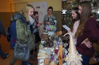 Kiermasz świąteczny w Zespole Szkół Nr 2