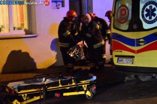 Młody mężczyzna zatruł się czadem. Uratowali go strażacy i ratownicy medyczni