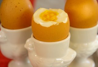Przed ĹwiÄtami GUS policzyĹ jajka: jemy ich mniej