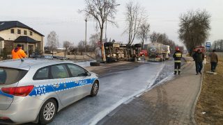 Ciechanów. Wywróciła się cysterna mlekiem