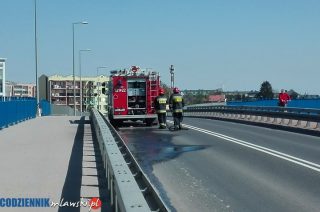 Strażacy sprzątali po budowlańcach na Sienkiewicza i Gdyńskiej