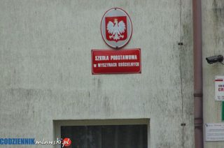 Wielokrotnie znieważyła słowami wulgarnymi i obelżywymi nauczycielkę