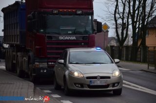 Obywatelskie zatrzymanie koło Wiśniewa. Pijany kierowca tira gnał „siódemką”