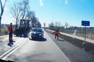 „Tańczący” drogowiec z Przasnysza hitem internetu [VIDEO]