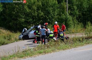 Doszczętnie zniszczony osobowy Citroen. Wypadek Wyszynach