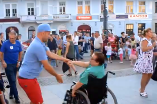 U sąsiadów. Spontaniczna, uliczna impreza last minute