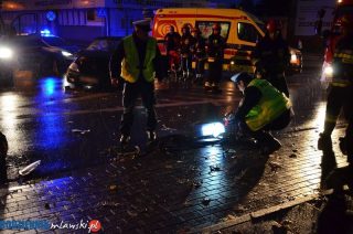 Zderzenie dwóch aut na skrzyżowaniu Padlewskiego i Żwirki