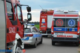 Dachowanie w Bogurzynku. Ranny kierowca uciekł z miejsca zdarzenia