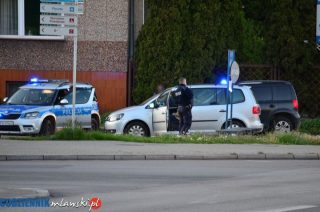 Kierowca i pasażer pijani. Policję poinformował  świadek