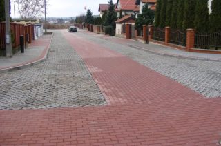 Ulica Anyszki z nową nawierzchnią