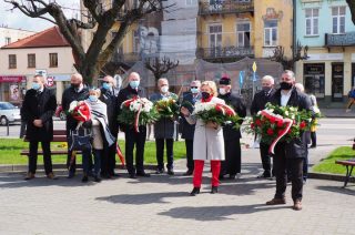 Dzień patrona miasta. Msza św. i kwiaty pod pomnikiem św. Wojciecha