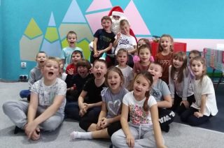 Roztańczony Mikołaj znał się na tańcu nowoczesnym