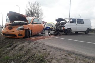 Zderzenie na starej „siódemce”. Dwie osoby ranne [FOTO] Aktualizacja