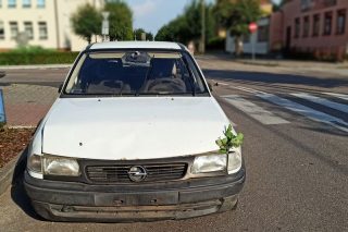 Nietrzeźwy kierowca zmieniał wyjaśnienia, w końcu stwierdził, że jego Opel spadł…z nieba
