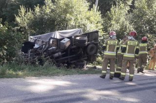 Groźny wypadek między Gruduskiem a Żarnowem. 62-letni mławianin trafił do szpitala [FOTO]