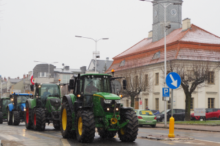Rolnicy na drogach. Blokady w Mławie nie będzie, możliwe jednak utrudnienia