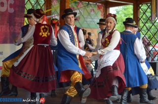 Tańczyli, śpiewali i zabawiali. Niezwykły koncert zespołu „Zawkrzanie”