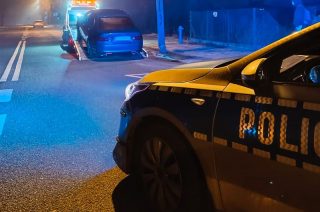 Niebezpieczna szarża Ukraińca na Warszawskiej. Auto na lawetę, kierowca ma zarzuty