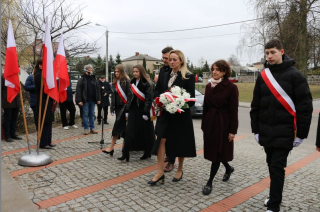 Mława. Kwiaty i znicze w 231.rocznicę powstania kościuszkowskiego