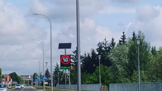 Mława stawia na bezpieczeństwo: nowoczesne radary edukacyjne na ulicach miasta