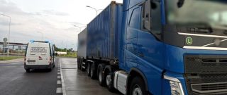 Skrajnie przeciążony zestaw zatrzymany na S7 pod Mławą