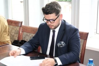 Dlaczego dyrektor Parjaszewski zrezygnował ?