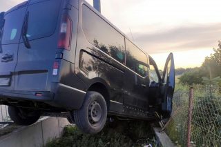 Turza Wielka. Staranował bariery, zatrzymał go słup i ogrodzenie
