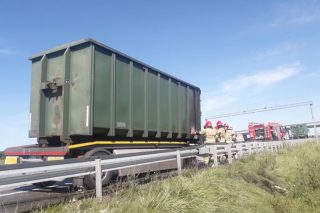 Pożar koła ciężarówki na S7