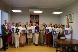 Trzynaście nauczycielek miejskich placówek oświatowych odebrało akty mianowania